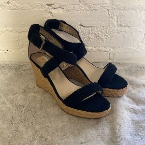 Ana wedges